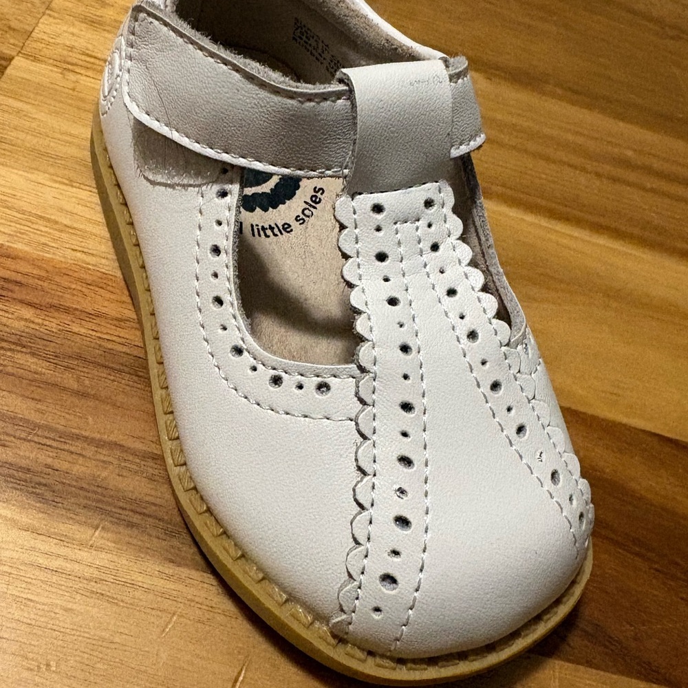 Livie & Luca • RIGHT • Size 5